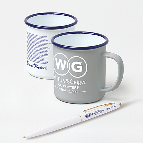 マグカップとボールペン